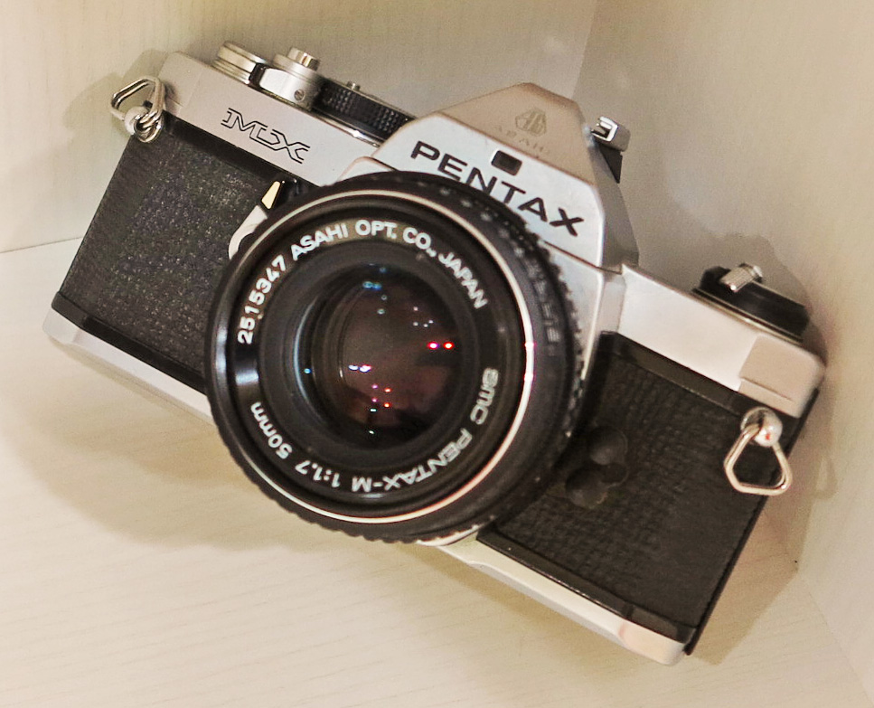 ペンタックス ＭX 小型軽量だが密度の濃いメカニカル機 | 東京フィルム ...